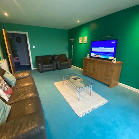 Comfortable, Self Contained 2 Double Beds Town Apartment Near Pittodrie Stadium Aberdeen Exteriör bild