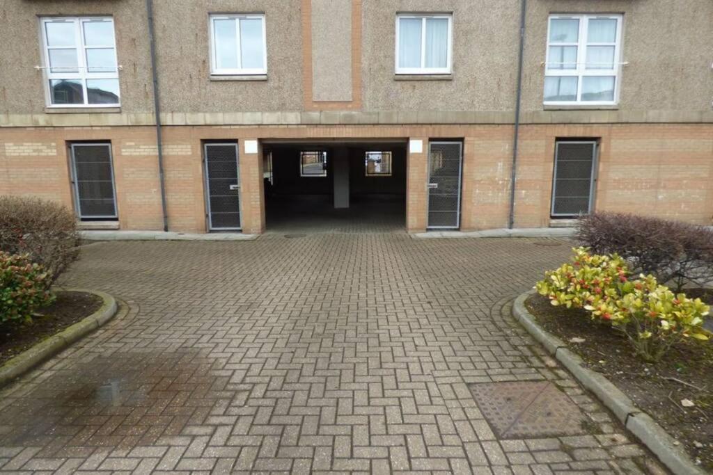 Comfortable, Self Contained 2 Double Beds Town Apartment Near Pittodrie Stadium Aberdeen Exteriör bild