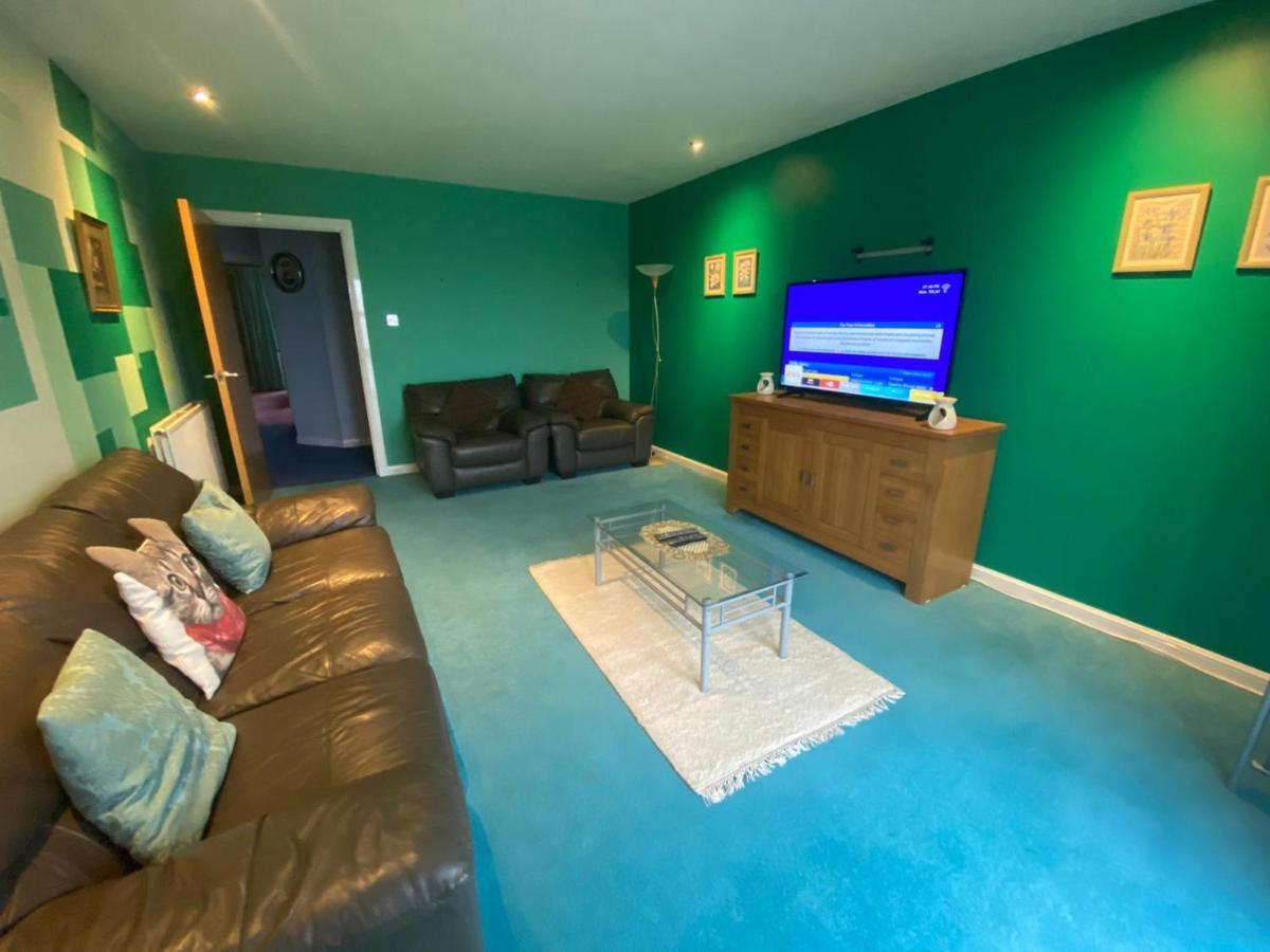 Comfortable, Self Contained 2 Double Beds Town Apartment Near Pittodrie Stadium Aberdeen Exteriör bild